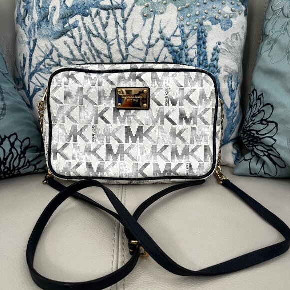 Michael Kors Handbag - Picture 2 of 10